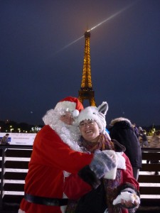 2009_12_25_PereNoelAndSpikeAndEiffelTower Pere Noel gave Yeti Spike a yule hug.